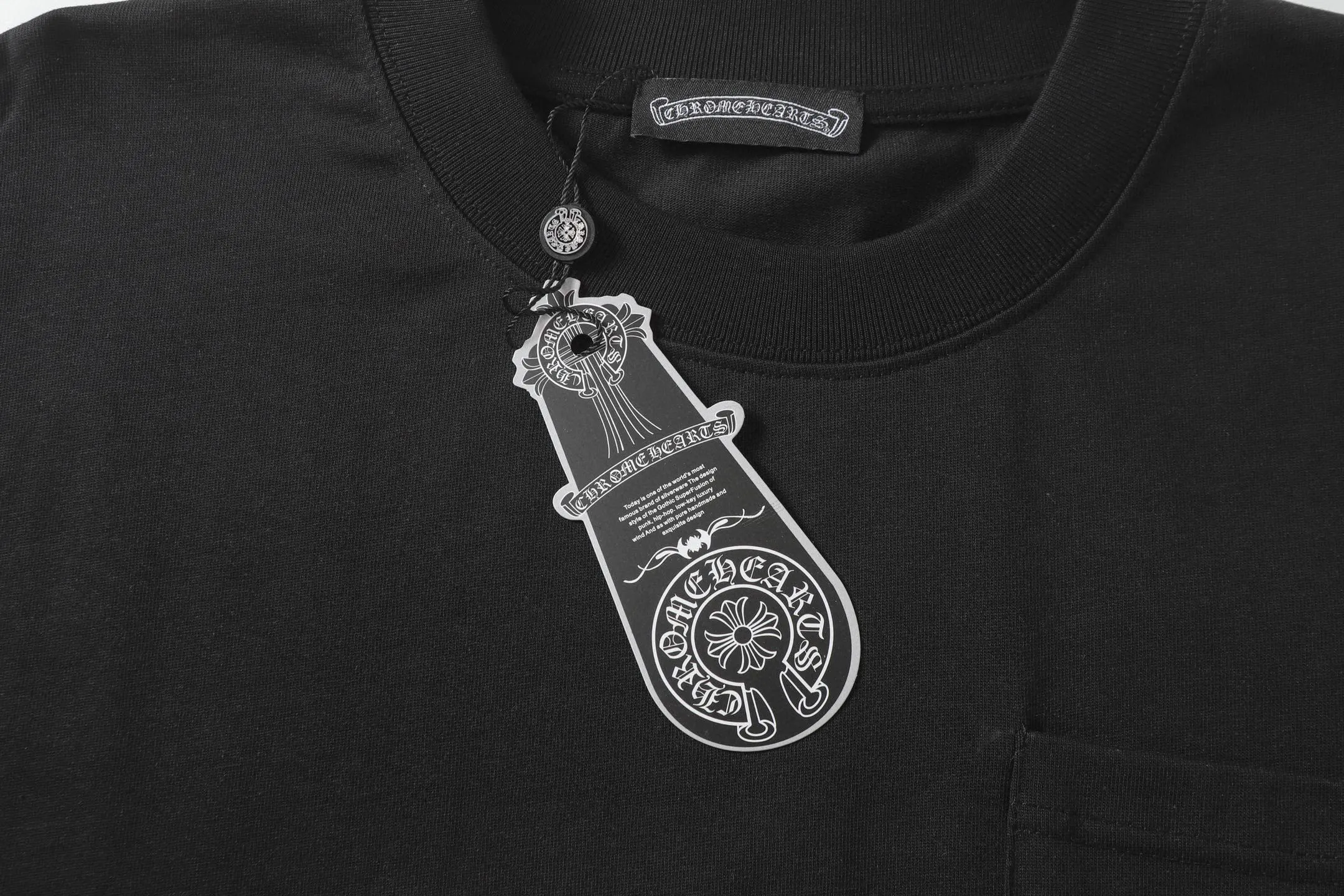 🅿️170 Chrome hearts ch Chrome hearts horseshoe painted cross short-sleeved T-shirt. Large version, loose and stylish, low version, slim and long version, upper body and crotch pull. 100% commitment: top quality, not fast food. The highest version on the market. Top quality, 280g, 26 custom-dyed double yarn cotton, same style for men and women, complete with three standards. Color: black, white Size: XS-L